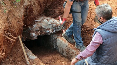 Su kanalı kazısında bulundu