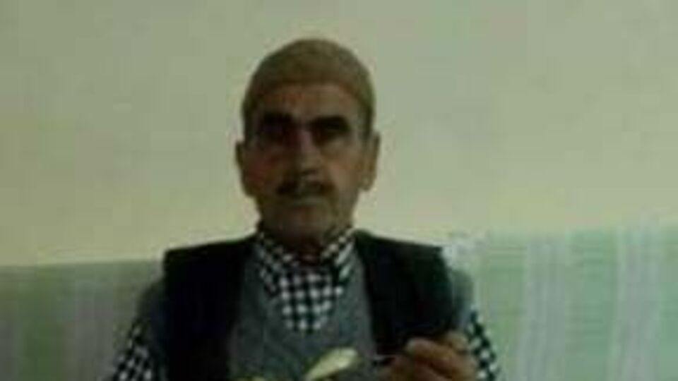 Arazisini sürerken traktörün altında can verdi