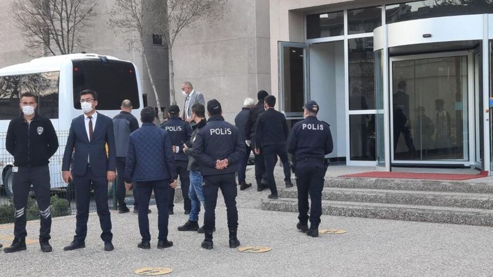 Emekli 4 amiral ve 1 general emniyette