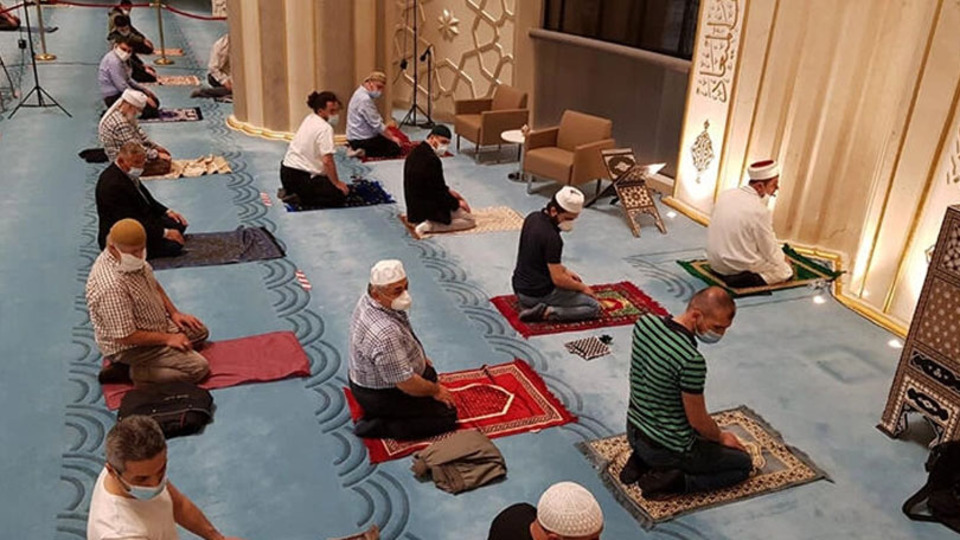Yarın camiler açık mı?