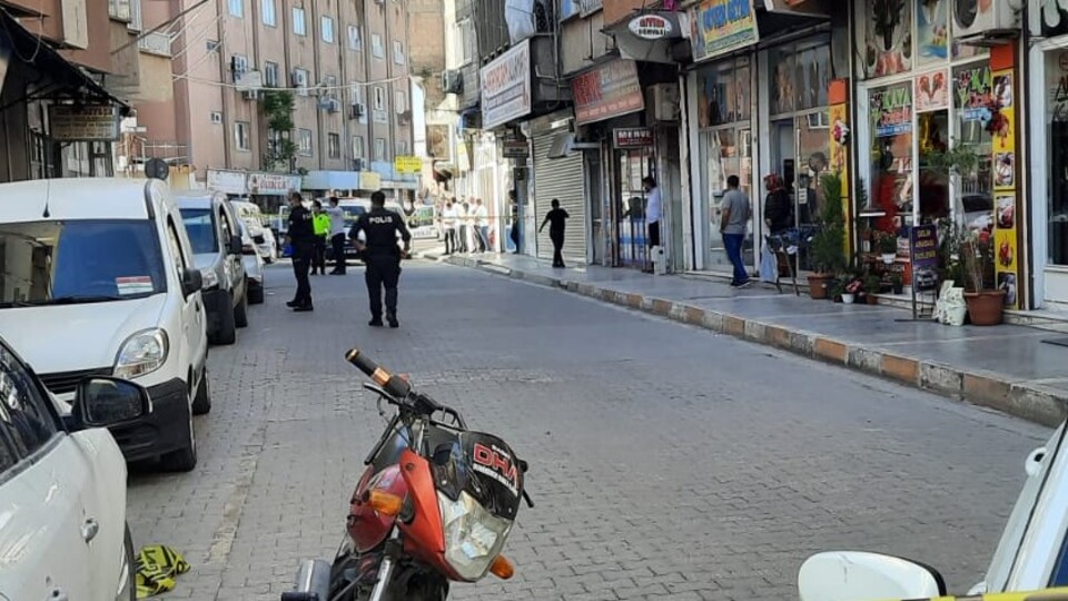 Tartıştığı babası ve komşusuna kurşun yağdırdı!