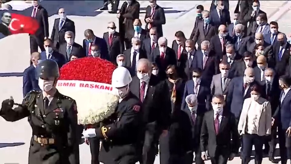 101. yılda ilk ziyaret Anıtkabir'e! Siyasilerin mesajları