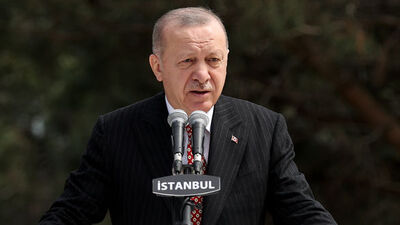 Türkiye'nin en büyük bayrağı dalgalanıyor