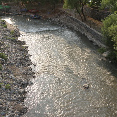 3 yaşındaki oğlunu nehre attı!