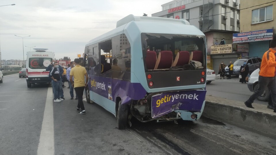 Pendik'te feci kaza: 1 ölü, 5 yaralı!