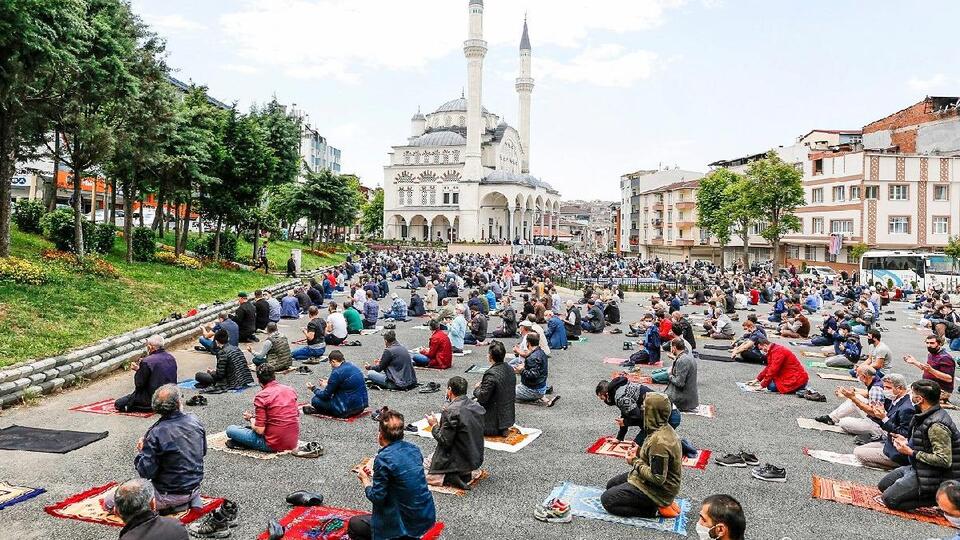 İzmir cuma namazı saati kaçta?
