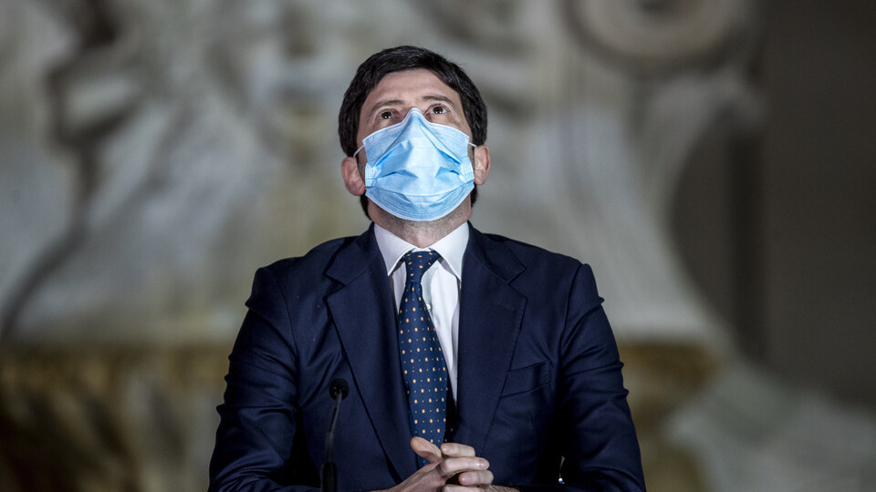 İtalya'dan Hindistan'a uçuş yasağı