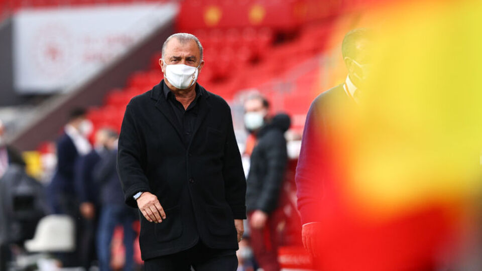 Terim, çift santrfora geçiyor