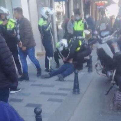 Taksim'de banka şubesinde bıçaklı saldırı
