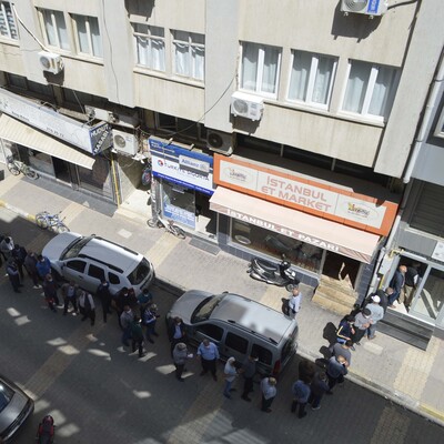 Tam kapanma öncesi 'izin belgesi' kuyruğu!