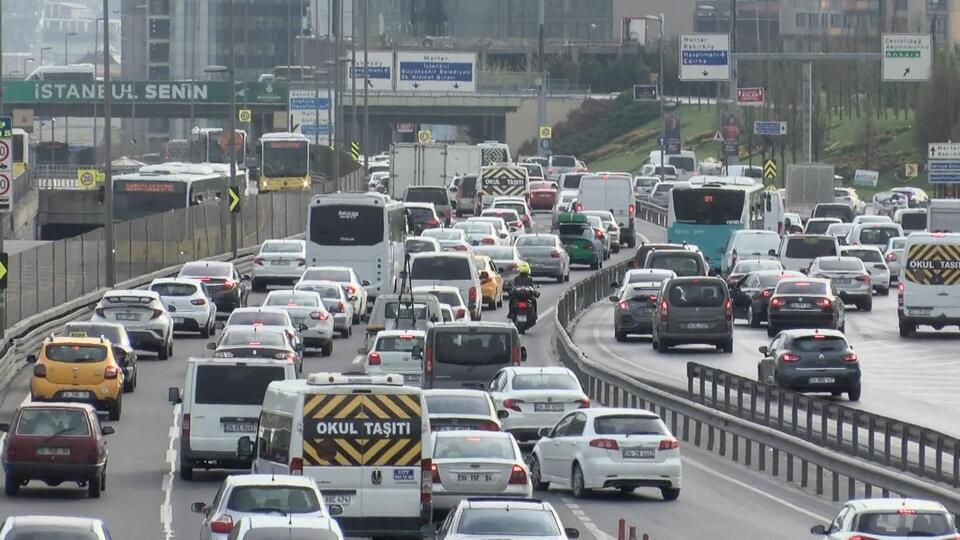 İstanbul'da trafik felç!