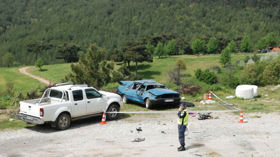 Feci kaza karı kocayı ayırdı