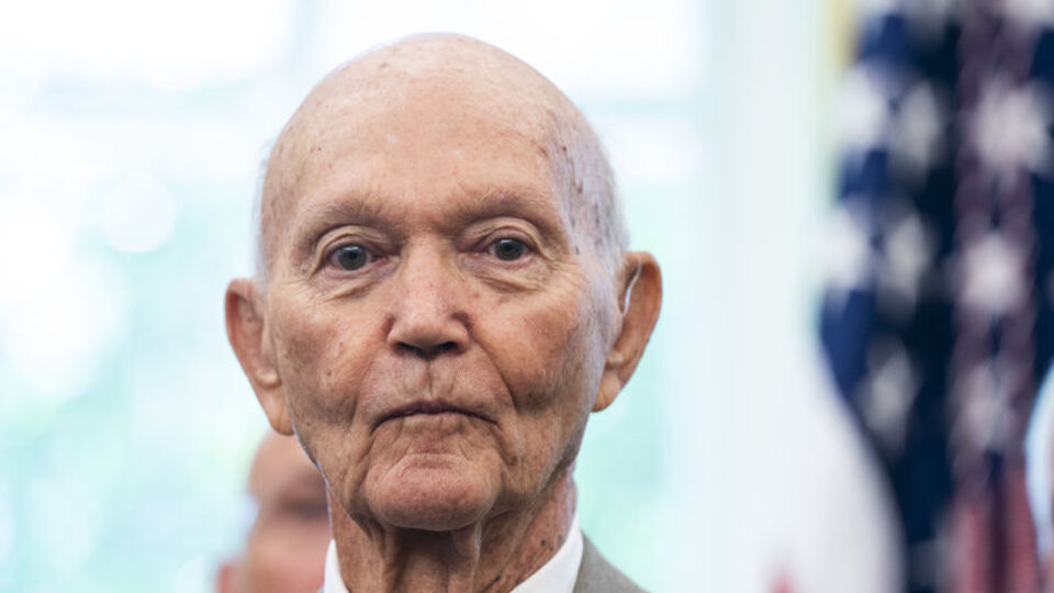 Ay'a giden astronot Michael Collins hayatını kaybetti