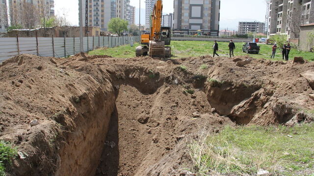 İnşaat kazısında bulundu, çalışmalar durduruldu