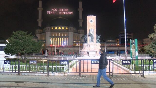Taksim'de 1 Mayıs öncesi güvenlik önlemleri