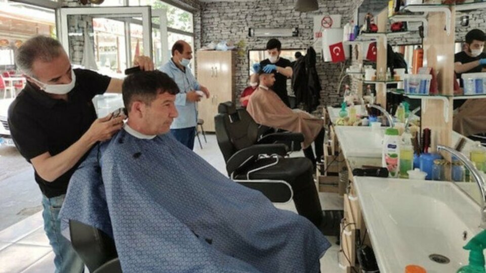 Berber ve kuaförler kapatıldı mı?