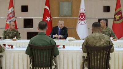 Cumhurbaşkanı Erdoğan, askerlerle bir araya geldi