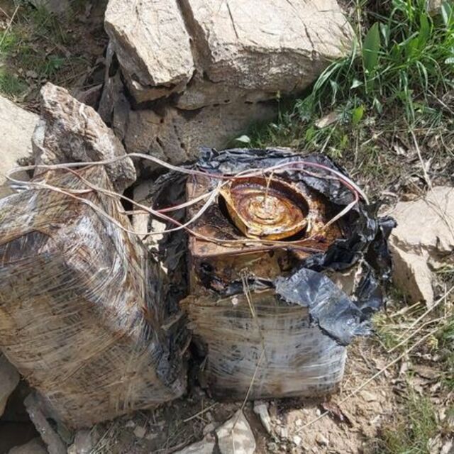 Kilolarca el yapımı patlayıcı ele geçirildi