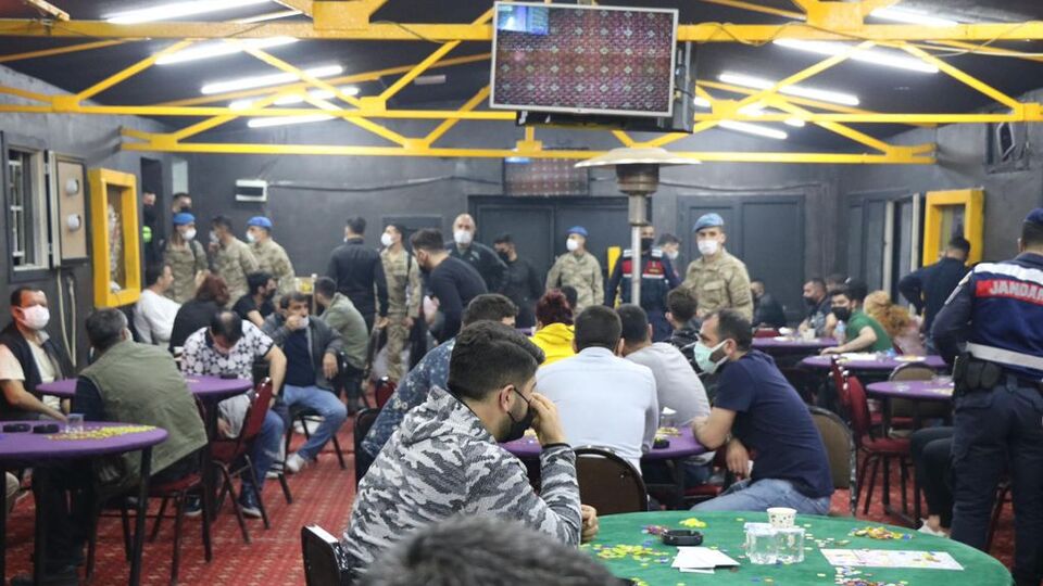 Dağ eteğindeki depoda akılalmaz olay!