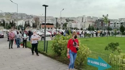 Randevuya rağmen aşı kuyruğu