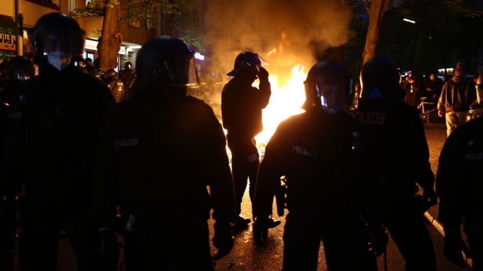 Berlin'deki gösterilerde 93 polis yaralandı