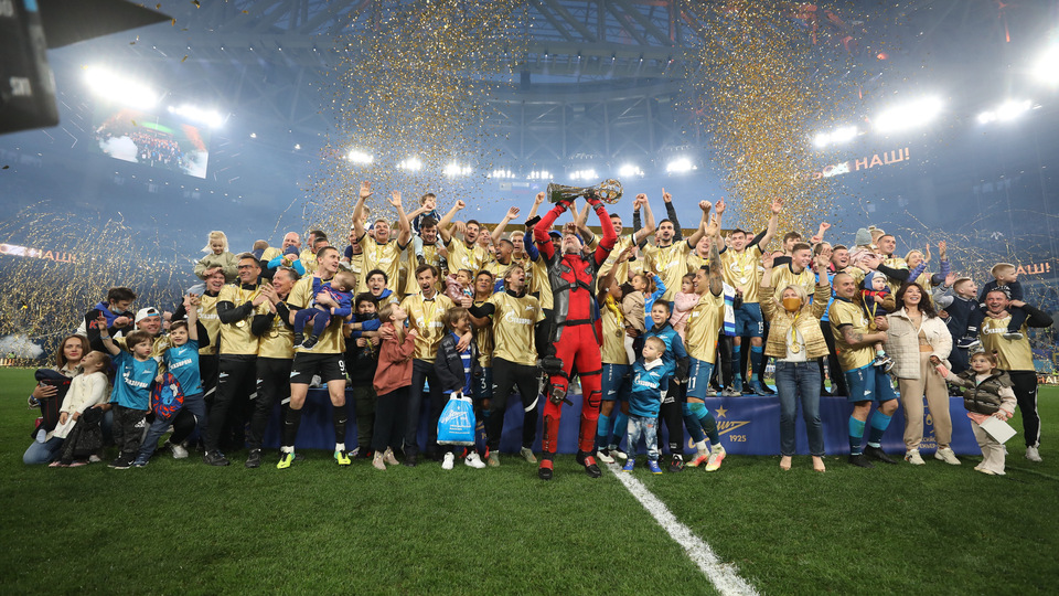 Zenit üst üste üçüncü kez şampiyon!