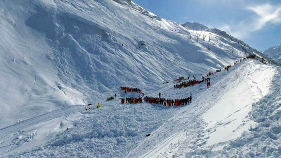 Fransa'nın güneyinde çığ düştü: 5 ölü