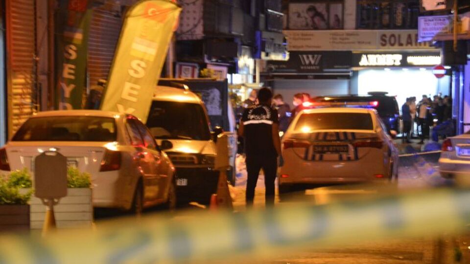 Kağıthane'de silahlı kavga: 2'si ağır 3 yaralı