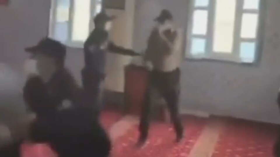 Camide eylem yapan 76 kişi serbest