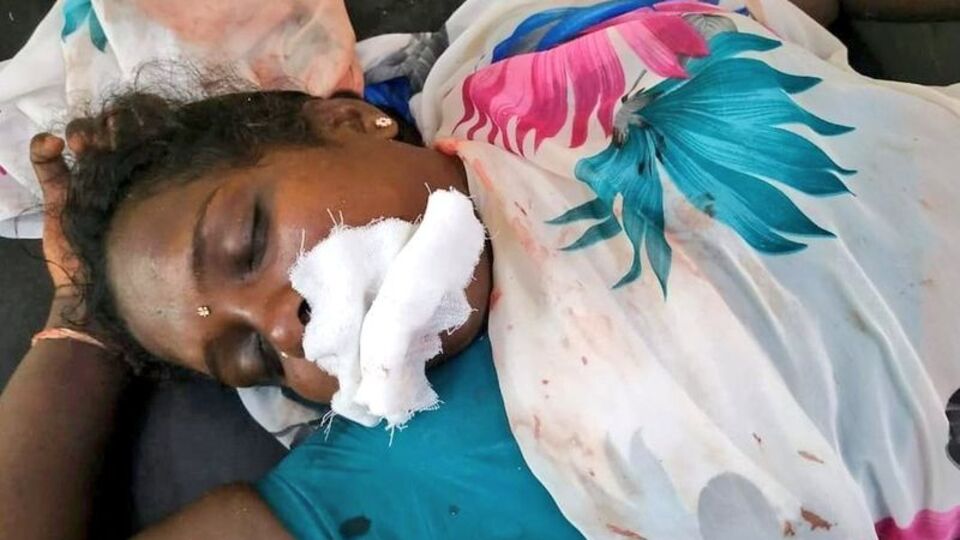 Hindistan'da bir kadın partisi seçimi kazanınca dilini kesti