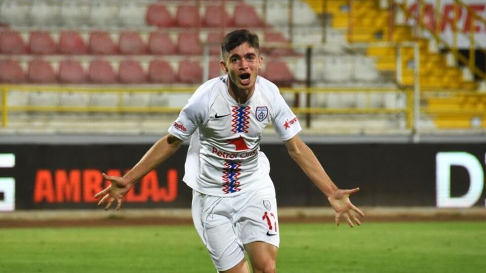 Altınordulu Burak'a İtalyan kancası