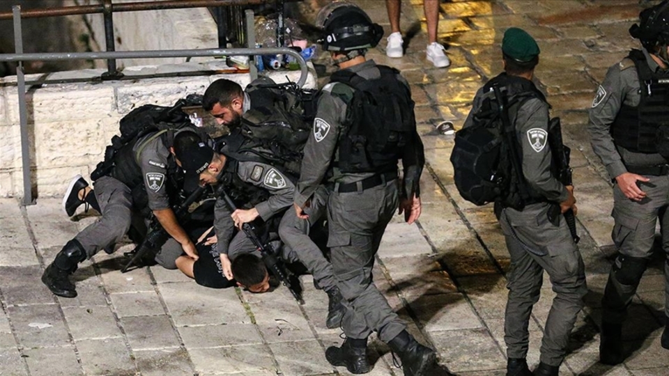 İsrail polisinden "George Floyd" olayını hatırlatan gözaltı