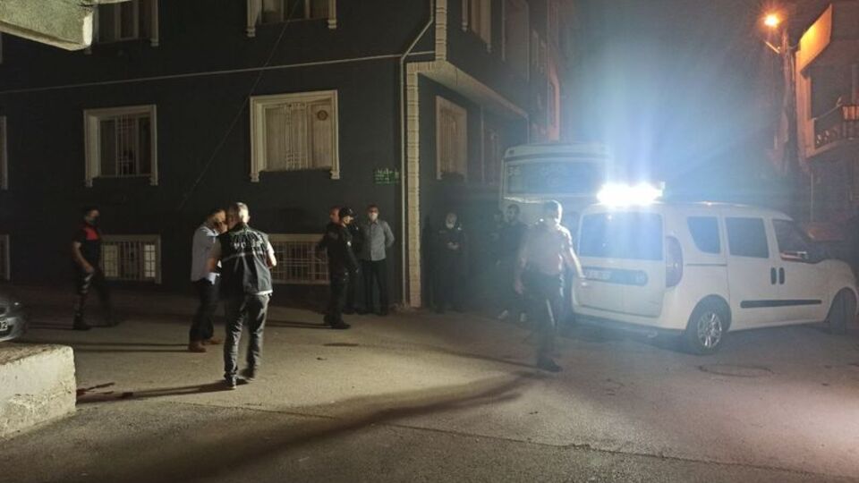 Kavga ihbarına gelen polislere ateş açıldı: 1'i polis 2 yaralı