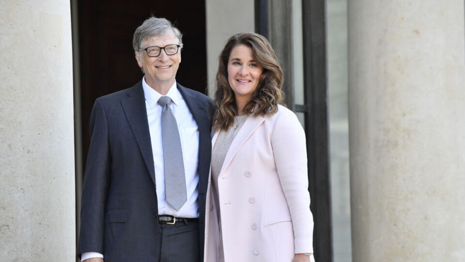 Bill Gates eşi Melinda'ya 1.8 milyar dolarlık hisse aktardı