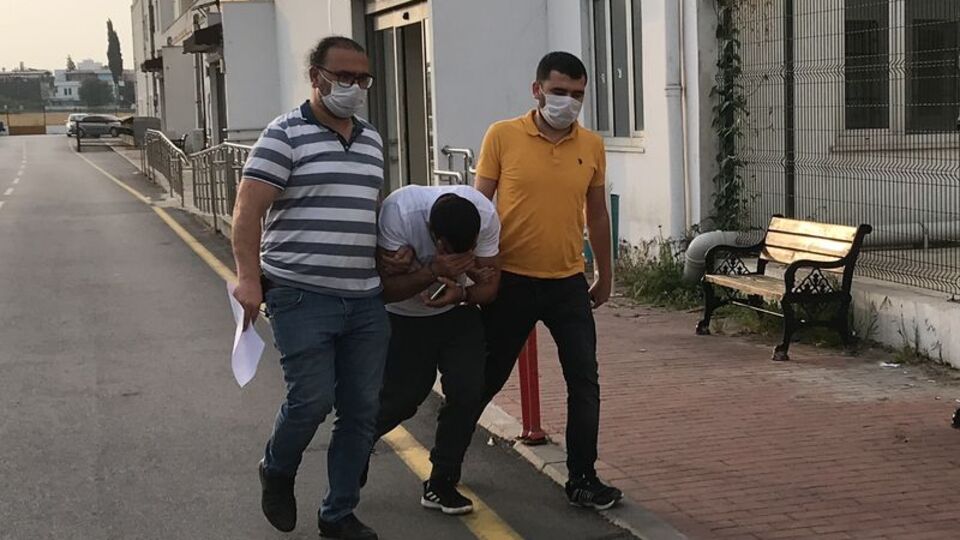 Adana'da firarilere şafak operasyonu