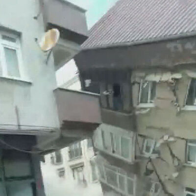 Zeytinburnu'nda 5 katlı bina çöktü!