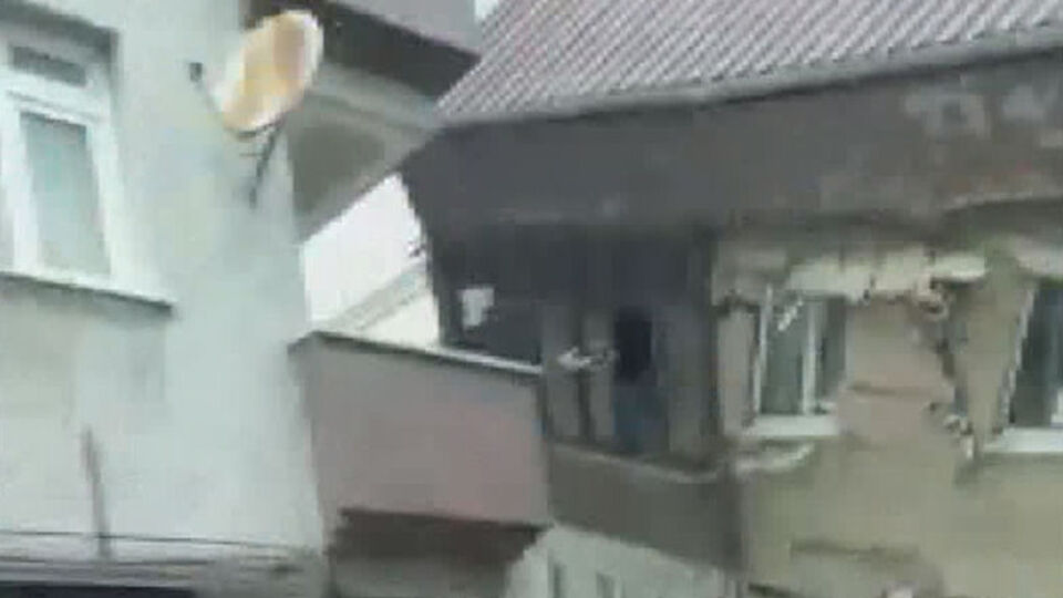 Zeytinburnu'nda 5 katlı bina çöktü!