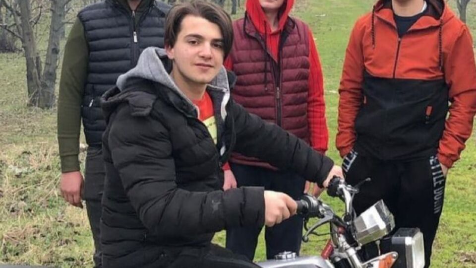 16 yaşındaki motosikletinin feci sonu
