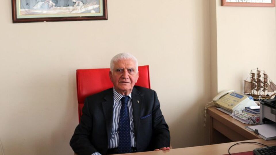 Eski Bakan Cemil Erhan toprağa verildi