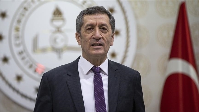 Bakan Selçuk: Salgın sürecinde evlerde en büyük sınavı annelerimiz verdi