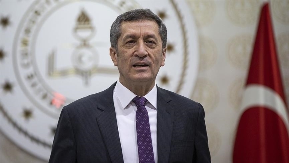 Bakan Selçuk: Salgın sürecinde evlerde en büyük sınavı annelerimiz verdi