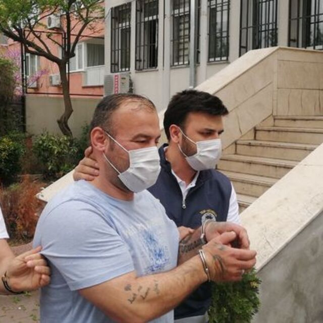 Bakırköy'de Halk Ekmek büfesini yakan şüpheli kamerada