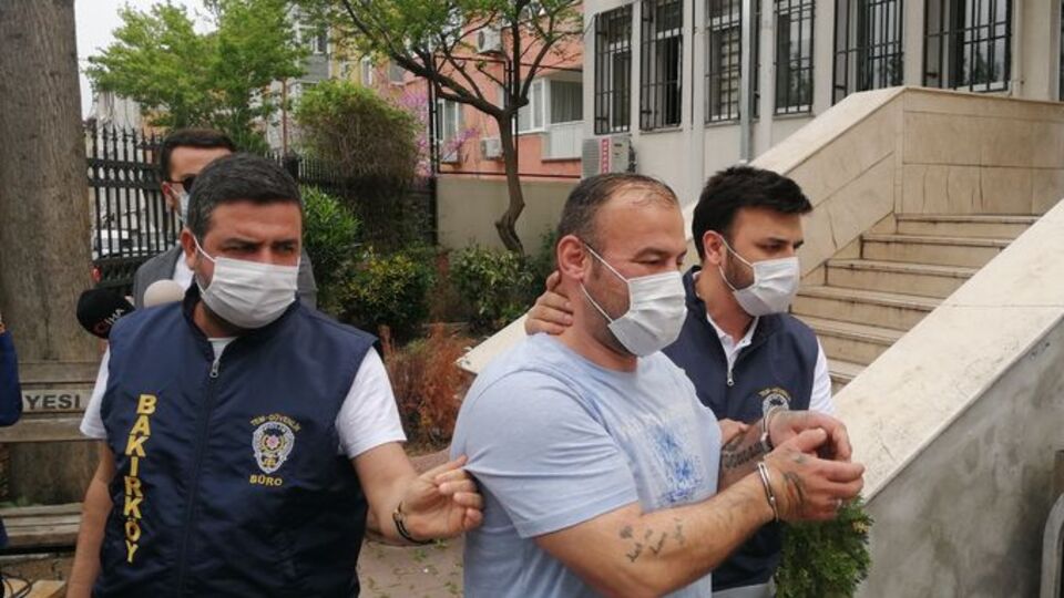 Bakırköy'de Halk Ekmek büfesini yakan şüpheli kamerada