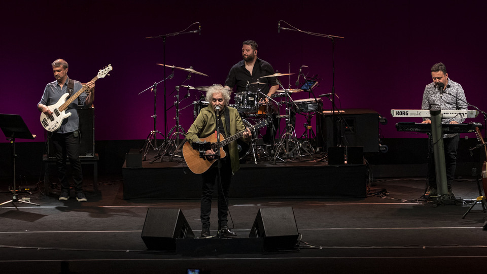 Yeni Türkü İş Sanat'ta