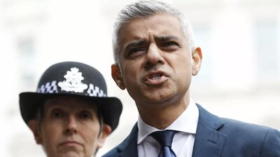 Sadık Han ikinci kez Londra Belediye Başkanı oldu