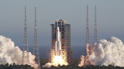 Çin'in kontrolden çıkan roketi düştü!