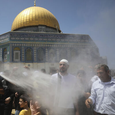 İsrail polisi saldırdı: Mescid-i Aksa'da gerilim!