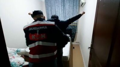 Jandarma yakaladı, her yerden uyuşturucu çıktı