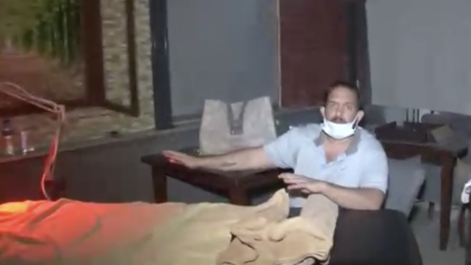 Korona baskını! "Ağrın varsa sana da gelirim"
