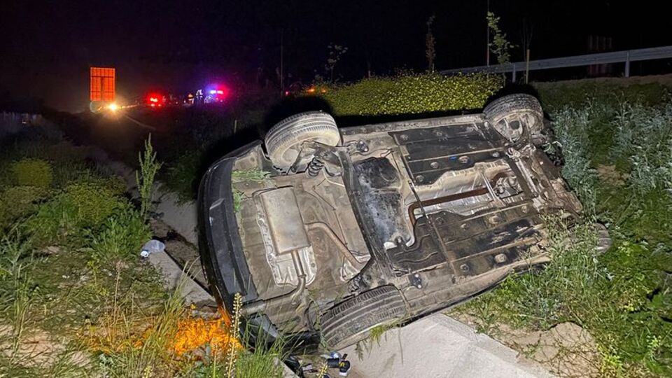 Domuza çarpıp, takla attı: 6 yaralı